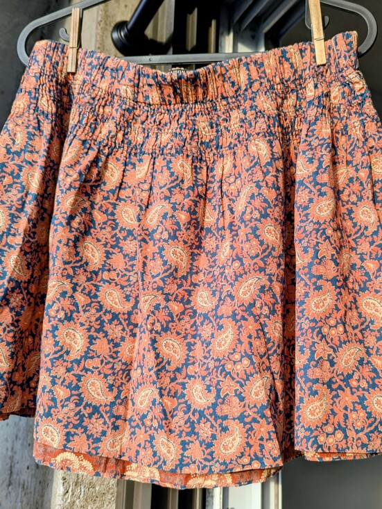 Scotch & Soda Dresses & Skirts - Maison Scotch Rust Paisley Smocked Mini Pleated Cotton Reversible Skirt. L